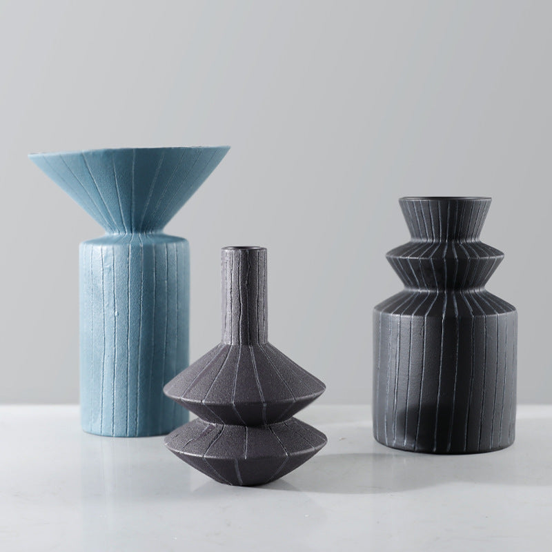 Jarrón de elegancia arquitectónica