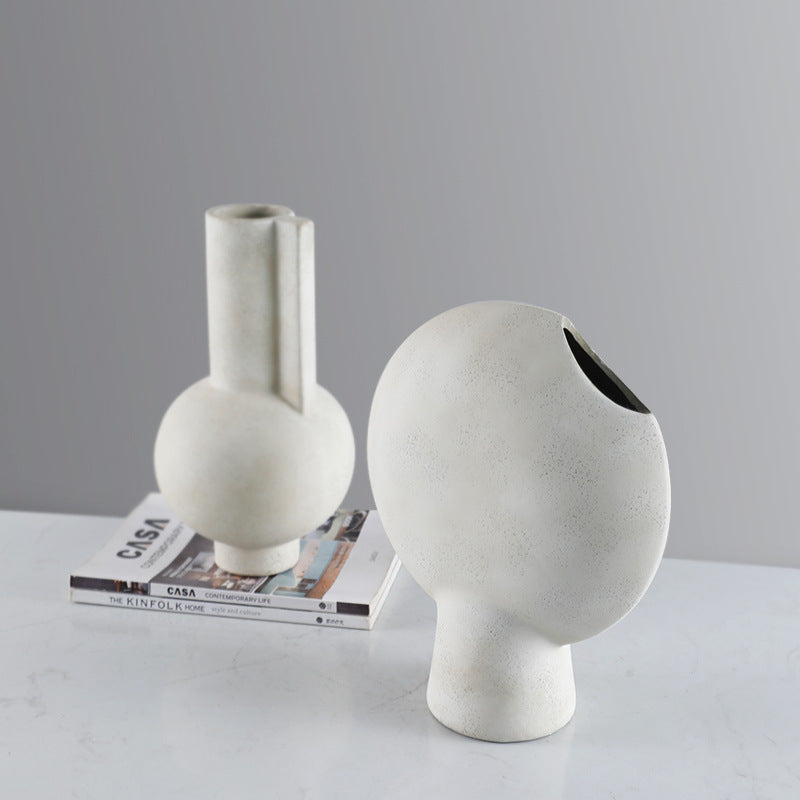 Jarrón blanco susurrante