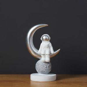 Modern Astronaut Model Sculpture - HOUSYE