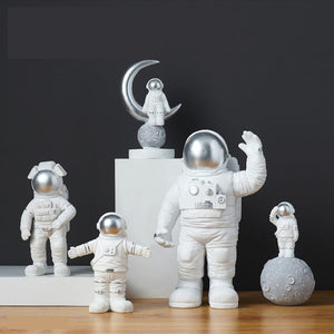 Modern Astronaut Model Sculpture - HOUSYE