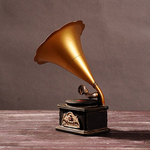 The Model of The Old Gramophone - HOUSYE