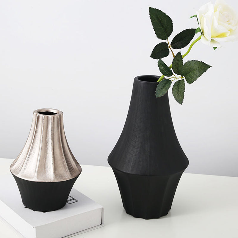 Hand Drawn Ceramic Vase - HOUSYE