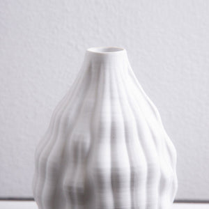 Simple Ceramic Creative Wave Pattern Vase - HOUSYE