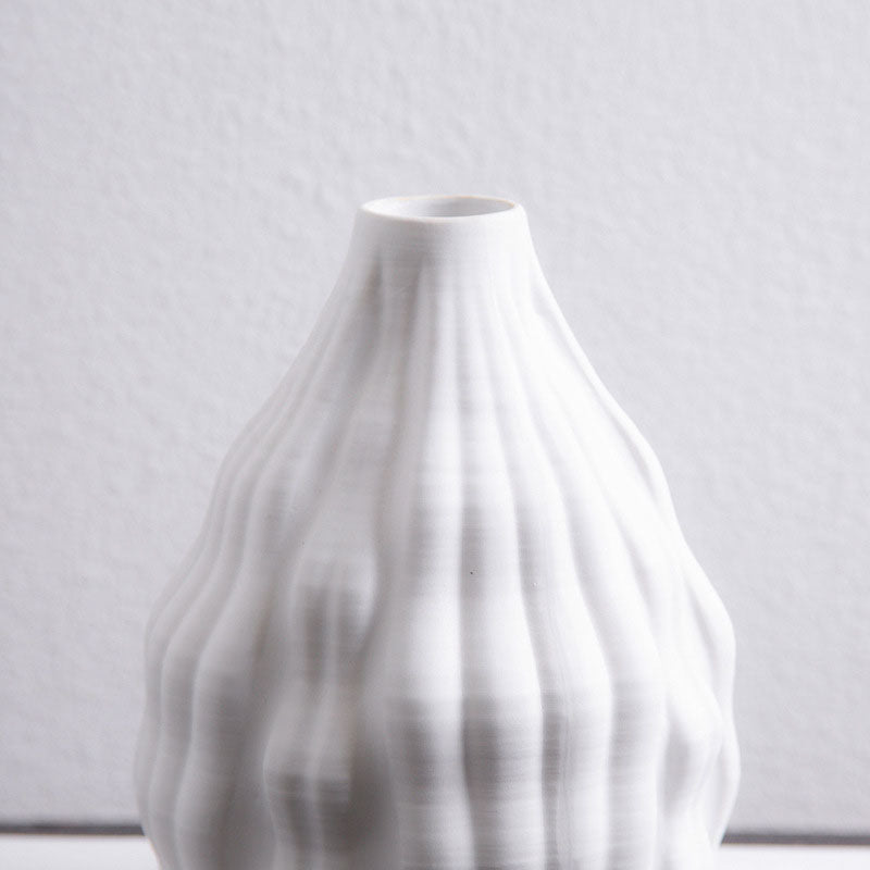 Simple Ceramic Creative Wave Pattern Vase - HOUSYE