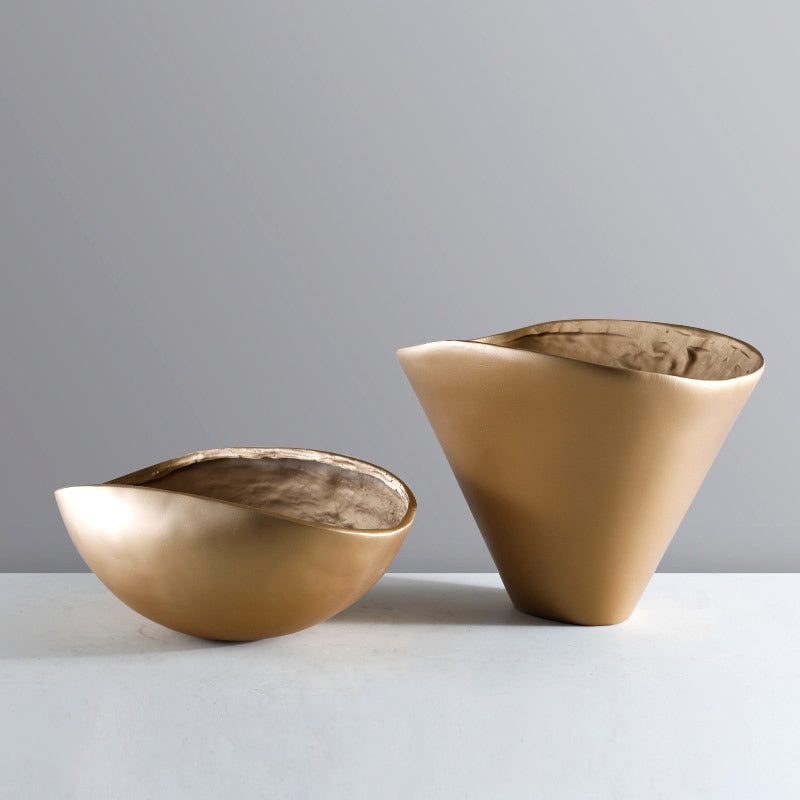 Wabi-sabi Golden Flowerpot