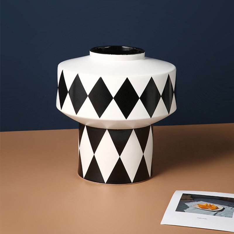 Simple Geometric Decal Ceramic Vase - HOUSYE