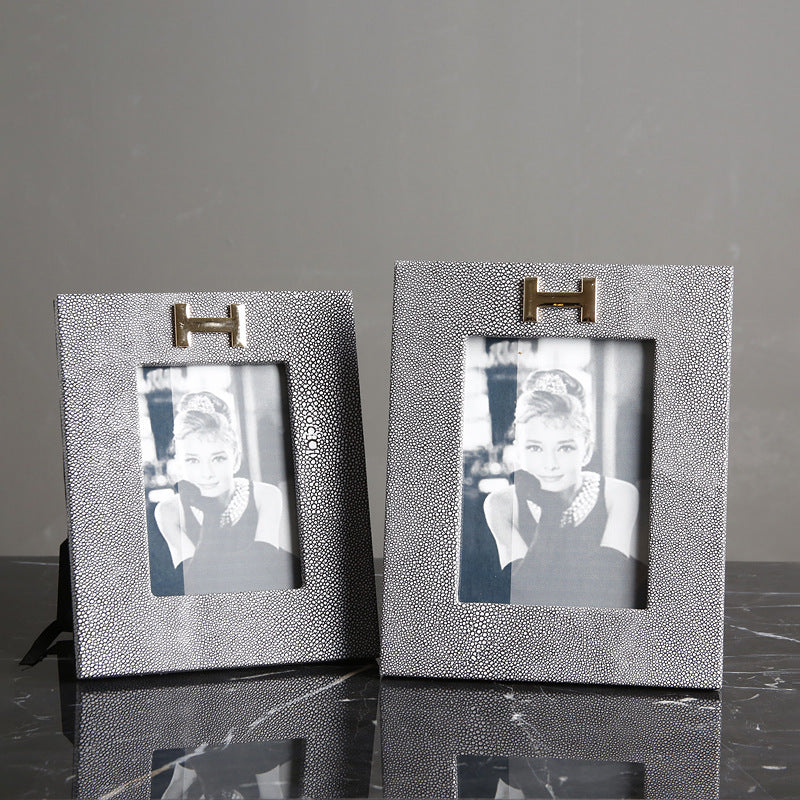 Creative Light Luxury Metal Photo Frame - HOUSYE